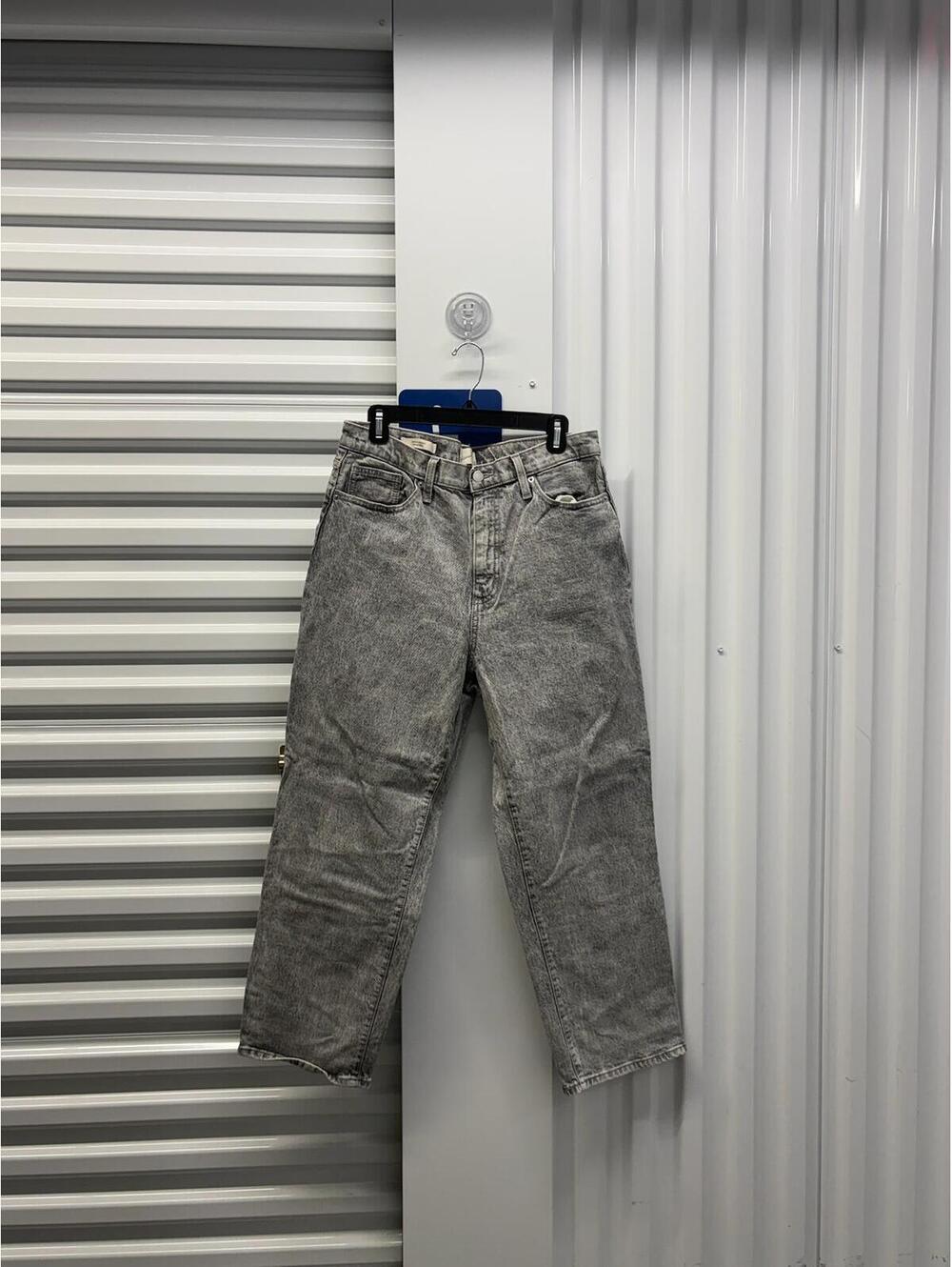 Universal Thread Women’s Size 12 Vintage Straight Gray Acid Wash Jeans